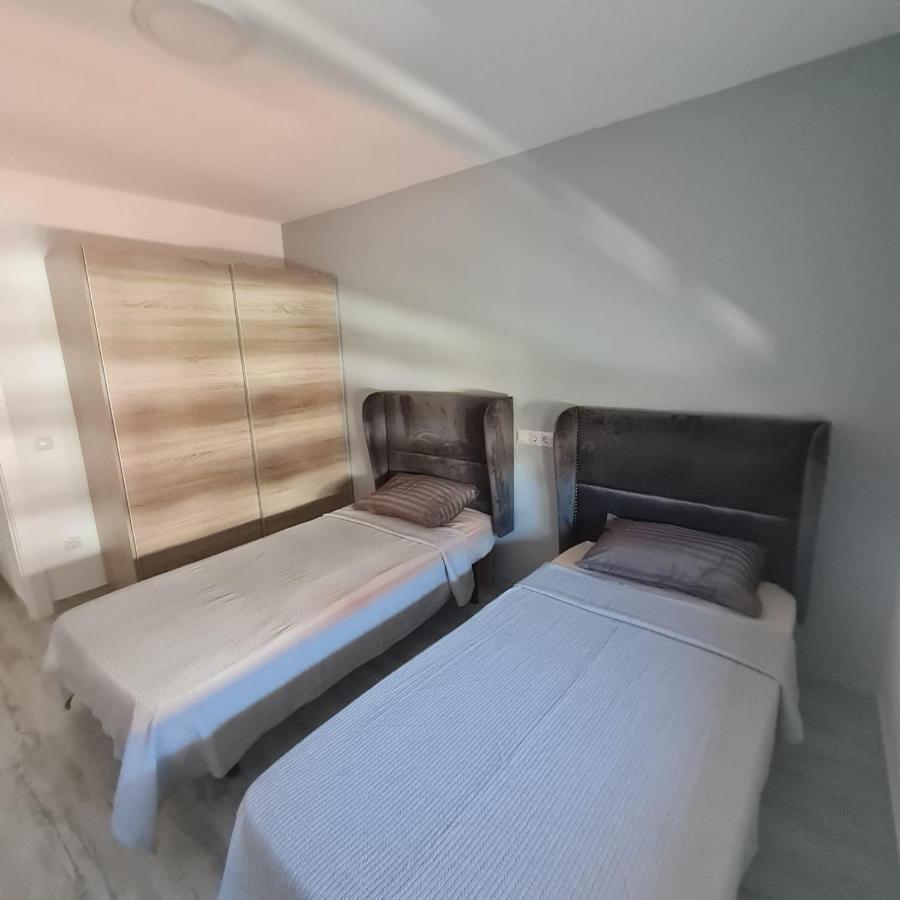 Apartament Lux Apartment บินารอส ภายนอก รูปภาพ