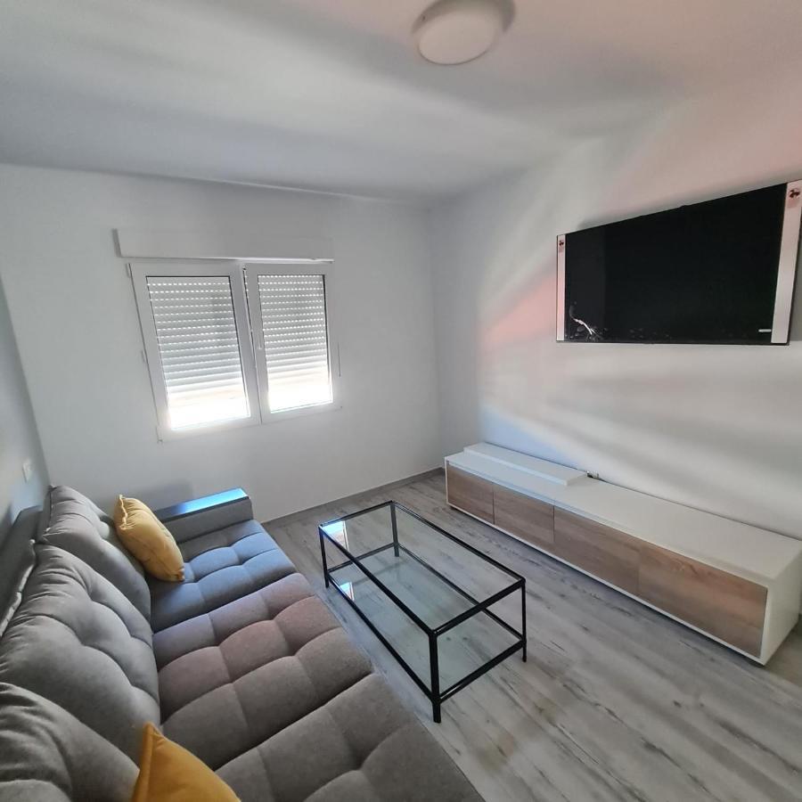 Apartament Lux Apartment บินารอส ภายนอก รูปภาพ