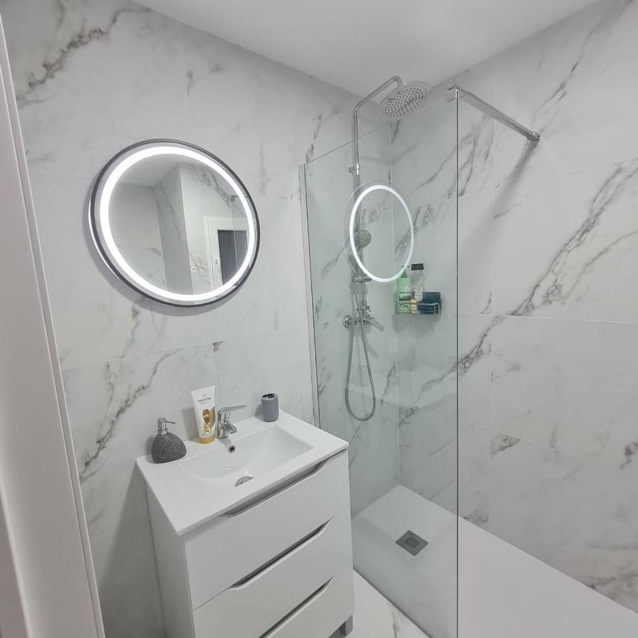 Apartament Lux Apartment บินารอส ภายนอก รูปภาพ